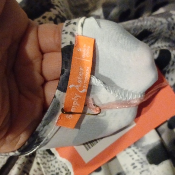 SIMPLY ASTER by Firmiana, tan, black, pink - Picture 6 of 7